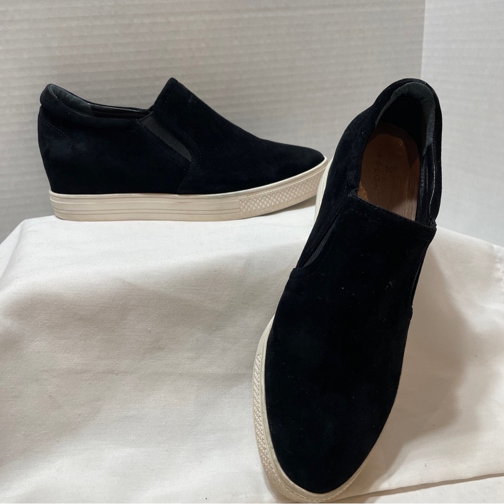 Caslon Austin Black Suede Wedge Sneaker Women Sz 9M w/2" Hidden Wedge Heel* EUC!